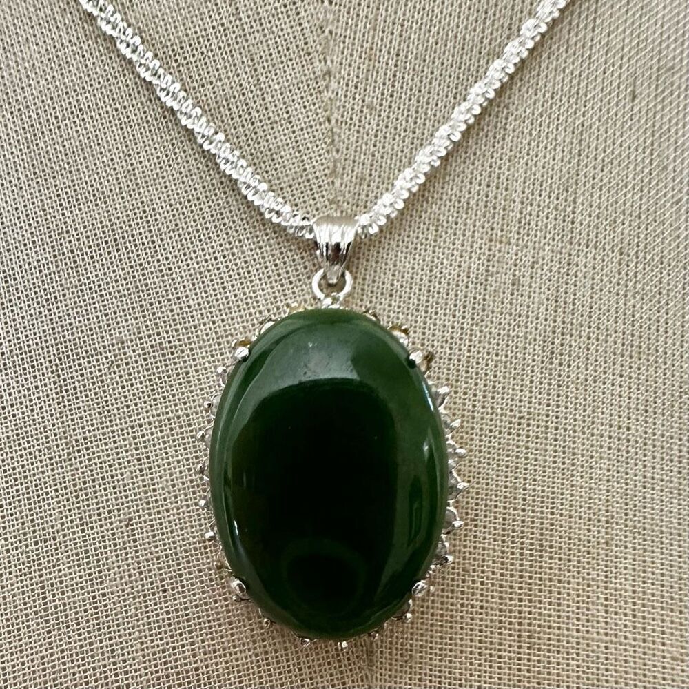 Jade rhinestone pendant necklace